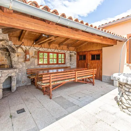 Dom wakacyjny 3 Bedroom Awesome In *